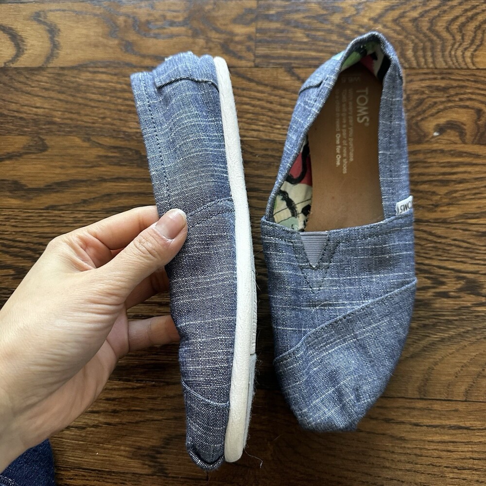 TOMS Classic Chambray Alpargata slip-on shoes size 6.5 | Casual Flats - Picture 5 of 11